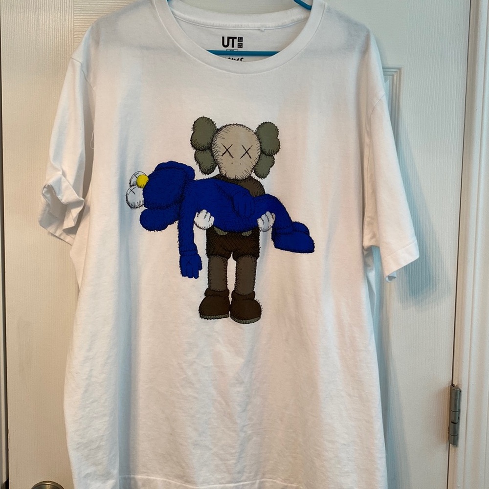 Kaws UniQlo shirt